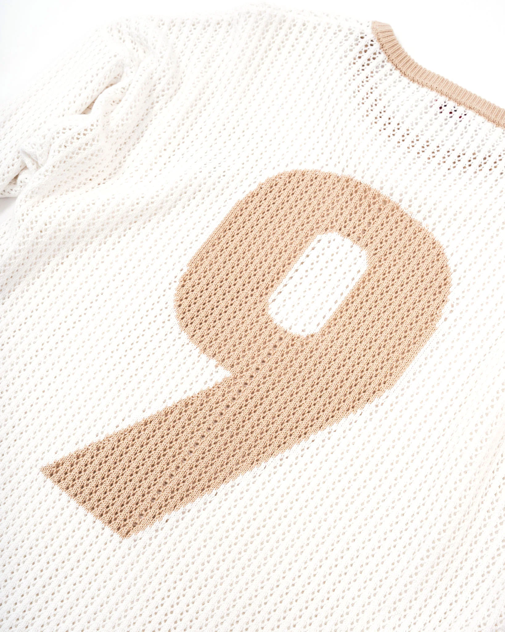9 Crochet Knit - White & Gold - Image 3